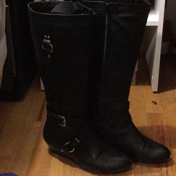 Black tall boots Sz 9 with silver buckle accent. - Picture 2 of 3